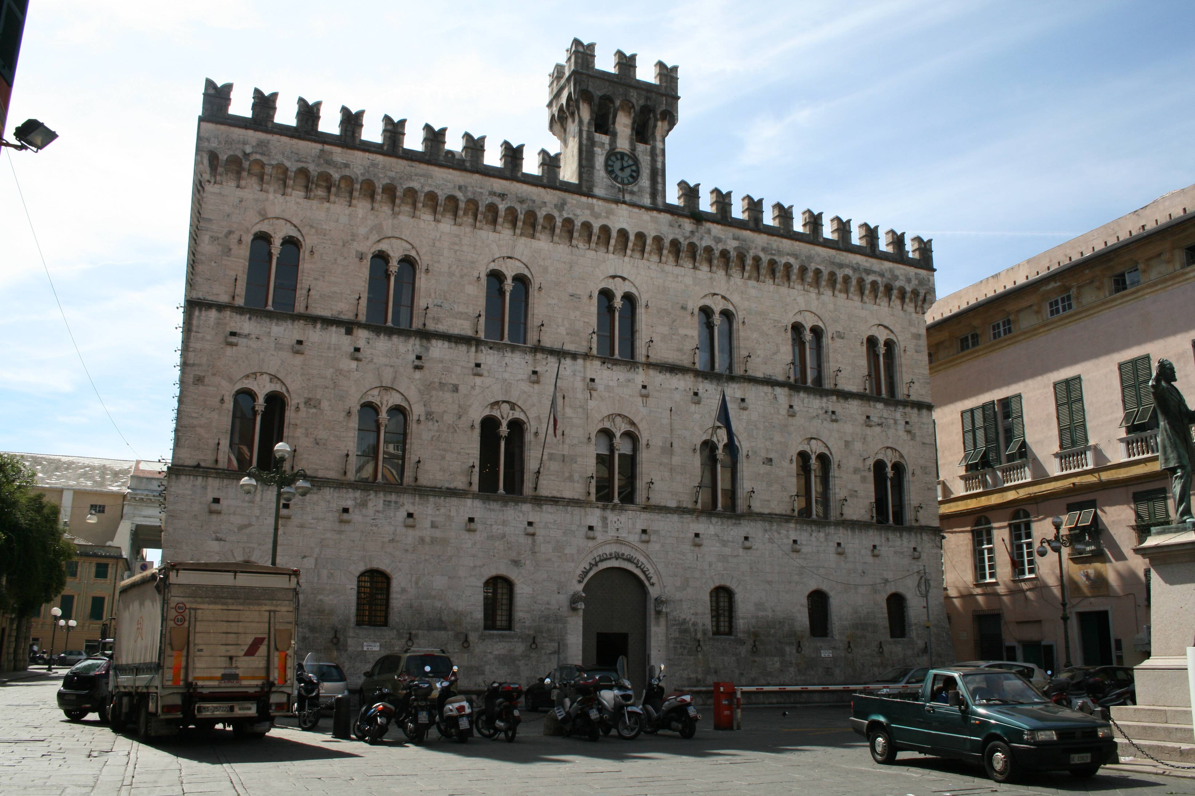 L’ex tribunale di Chiavari come Palazzo Ducale, il progetto di Cama e Viarengo