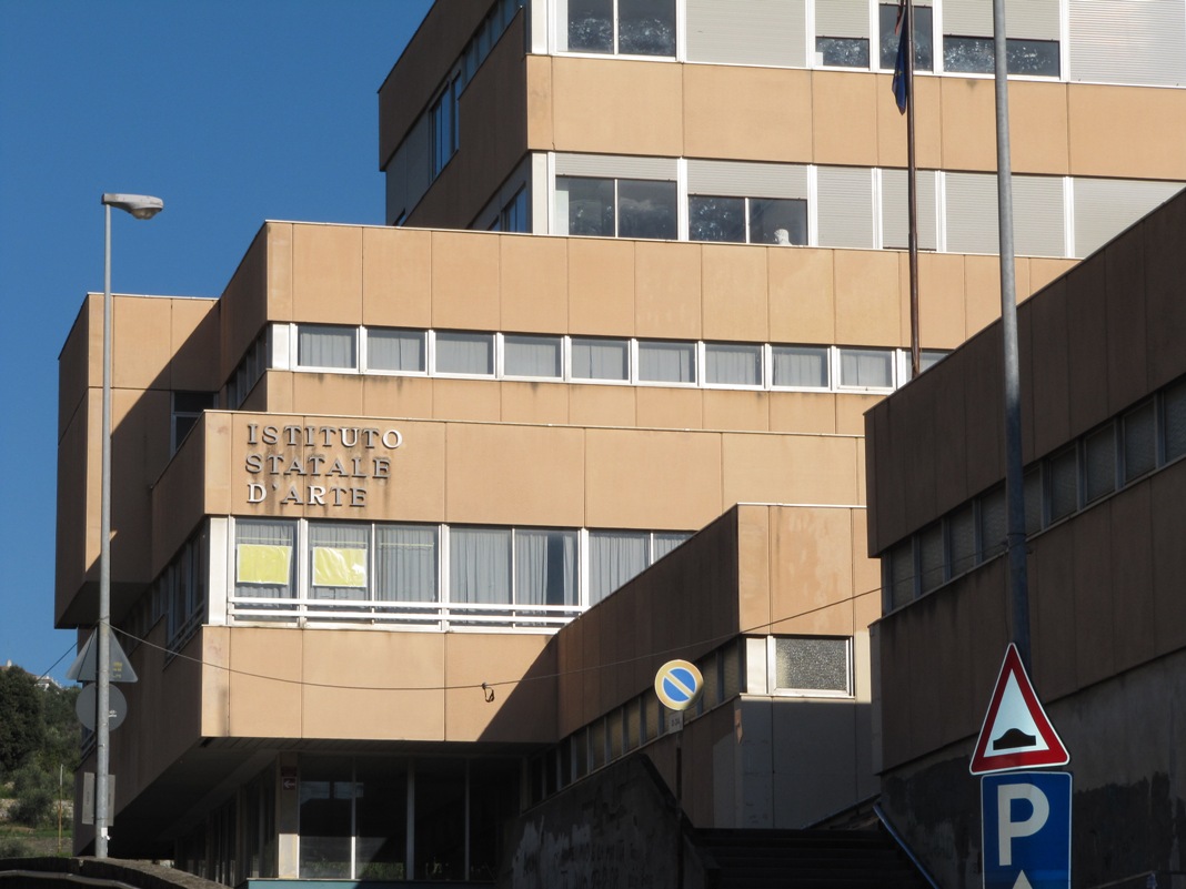 La sede del liceo in via Ghio a Chiavari