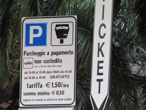Rapallo: venti parcheggi blu di Via Dante diventano gratuiti