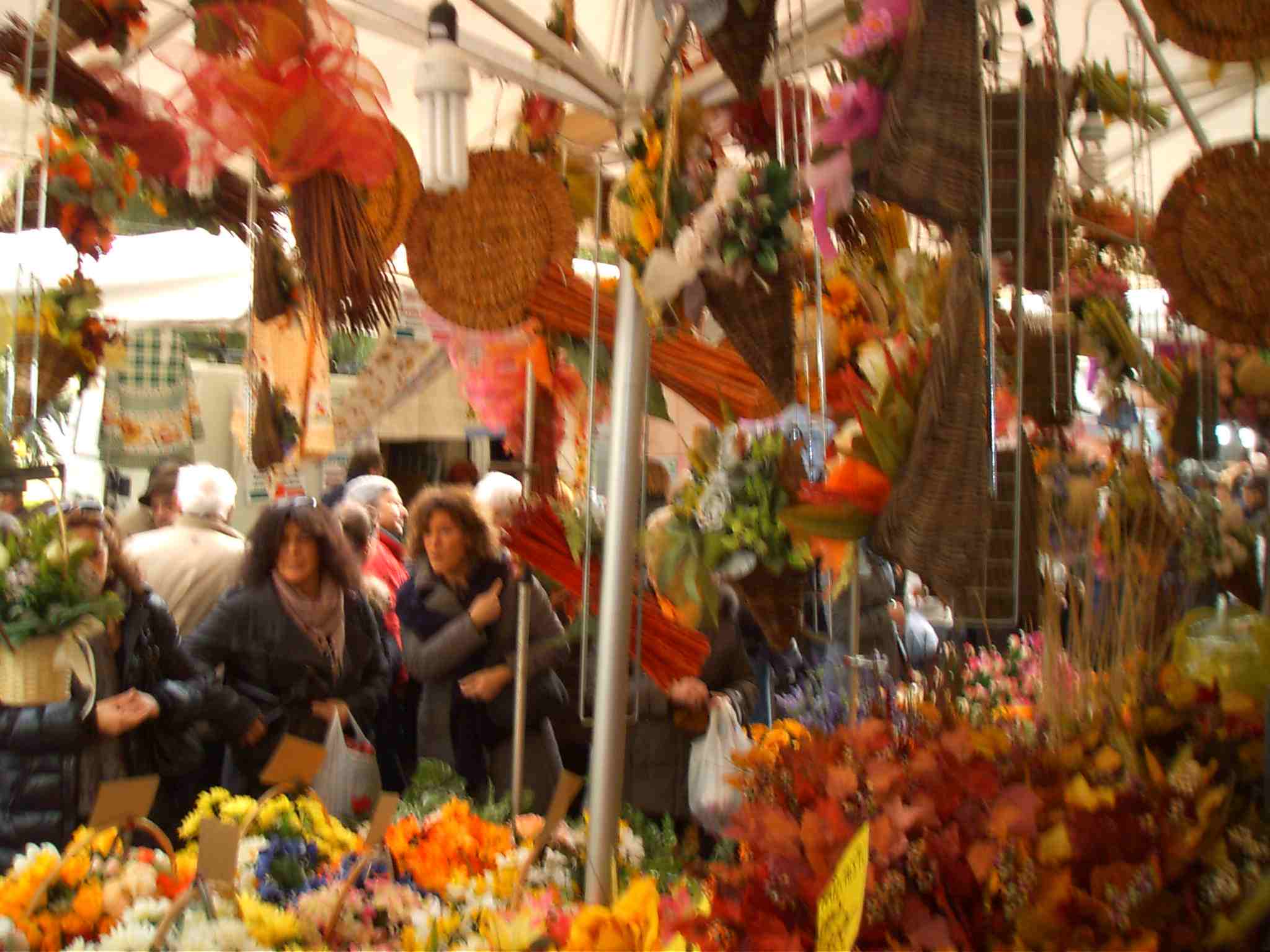 Chiavari, shopping col botto: oltre ai saldi anche la fiera