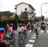 A scuola in bicicletta gli alunni della scuola media di Casarza Ligure