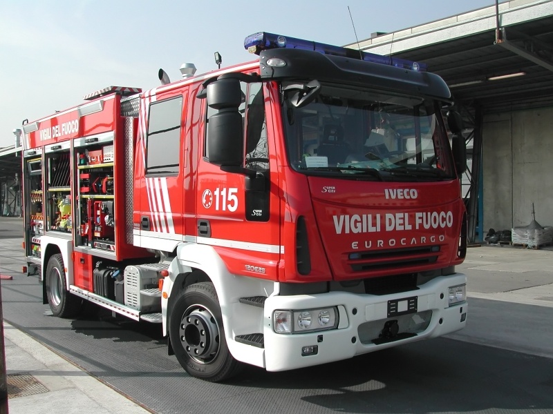 Autobus a fuoco a San Martino di Noceto