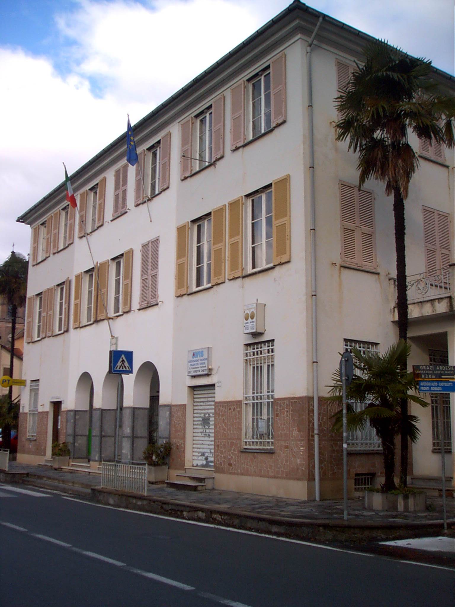 Il municipio di San Colombano Certenoli