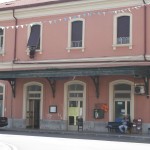 Silenzio in stazione oggi a mezzogiorno per 1'