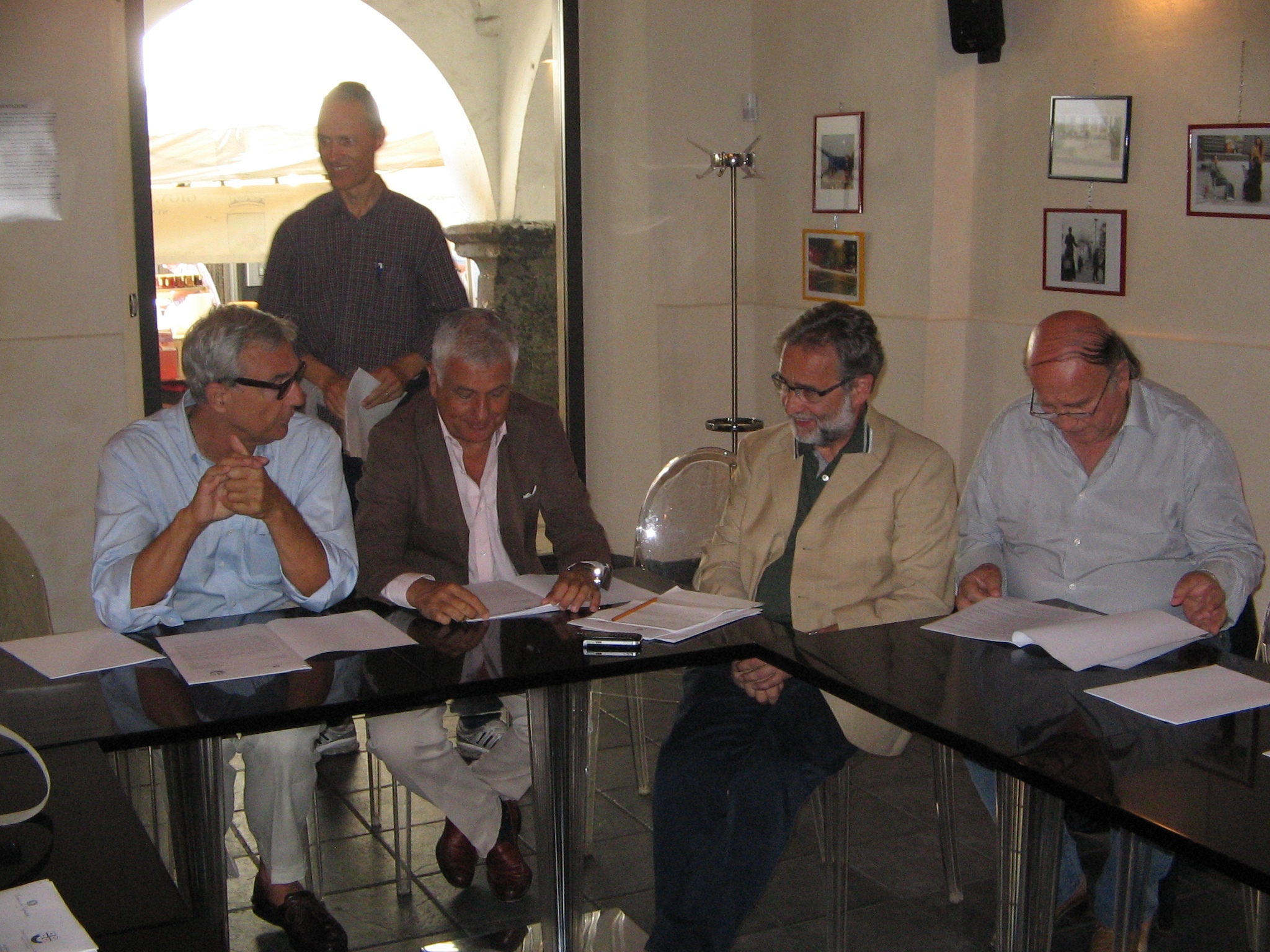 Pdl, progetto Levante: a settembre incontro con tutte le parti politiche Pdl, progetto Levante: a settembre incontro con tutte le parti politiche