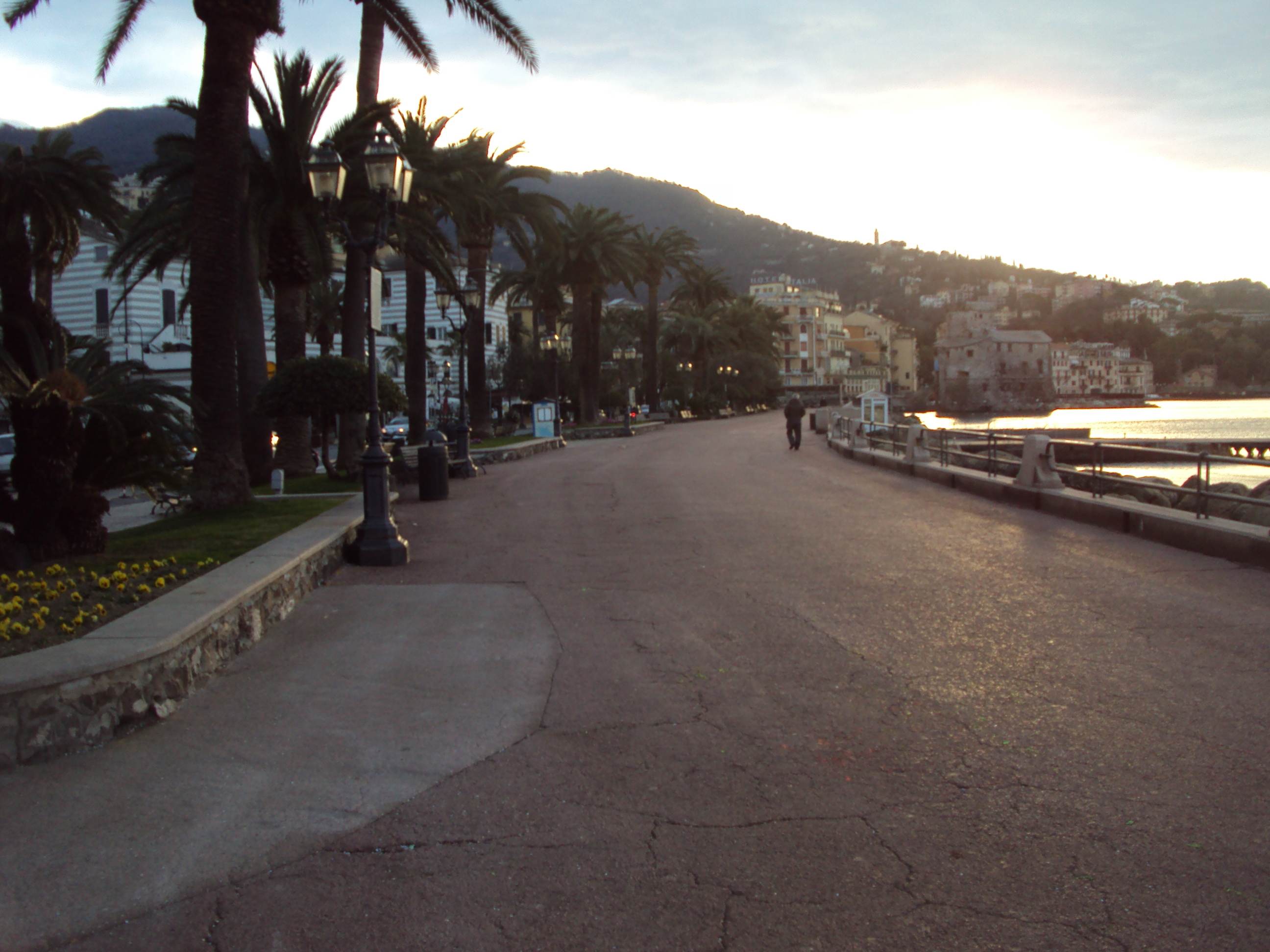 Tamponamento tra auto di lusso sul lungomare di Rapallo