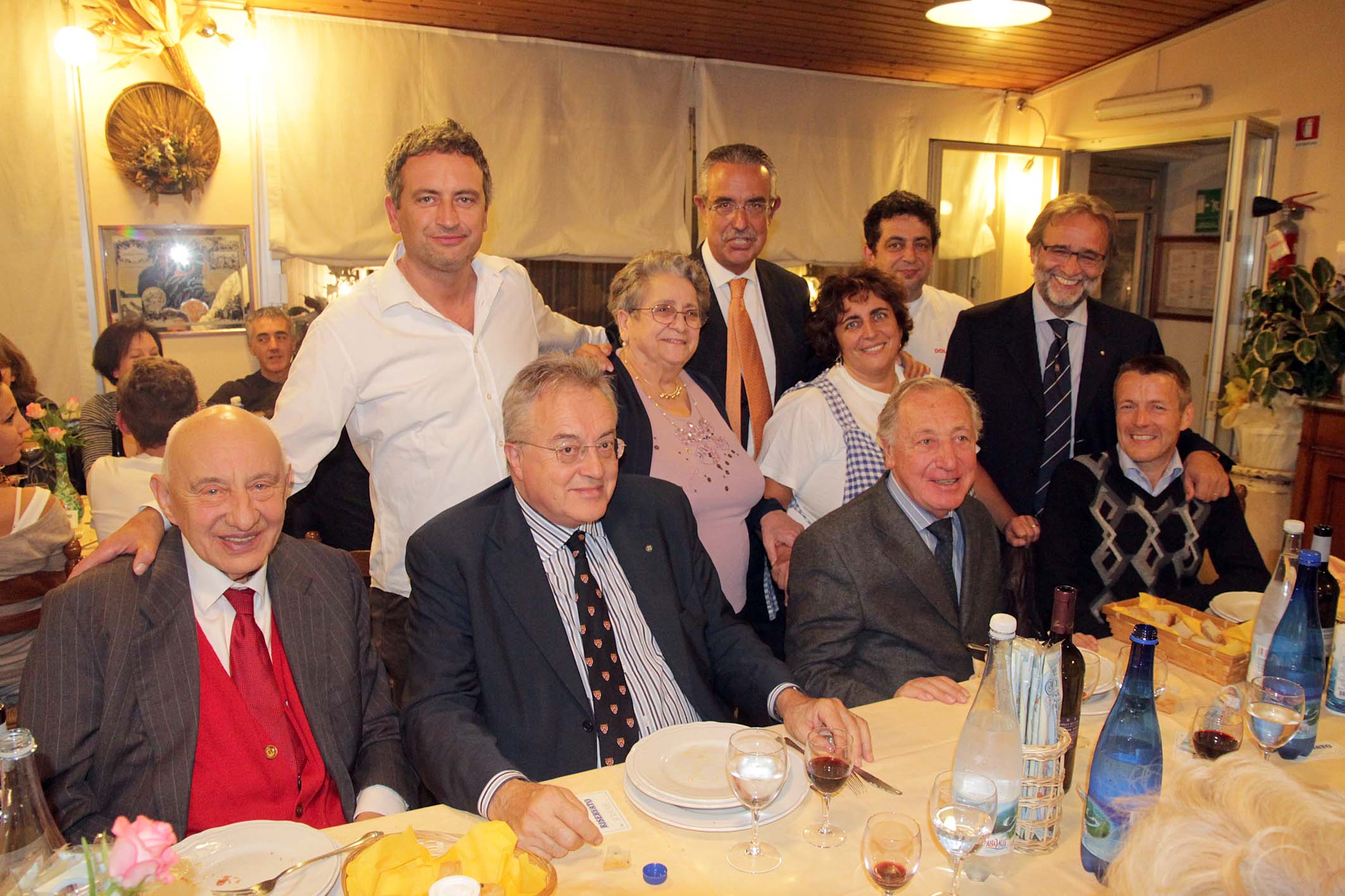 Sessant’anni in cucina: ieri sera grande festa per Angela “Tina” Solari Sessant’anni in cucina: ieri sera grande festa per Angela “Tina” Solari