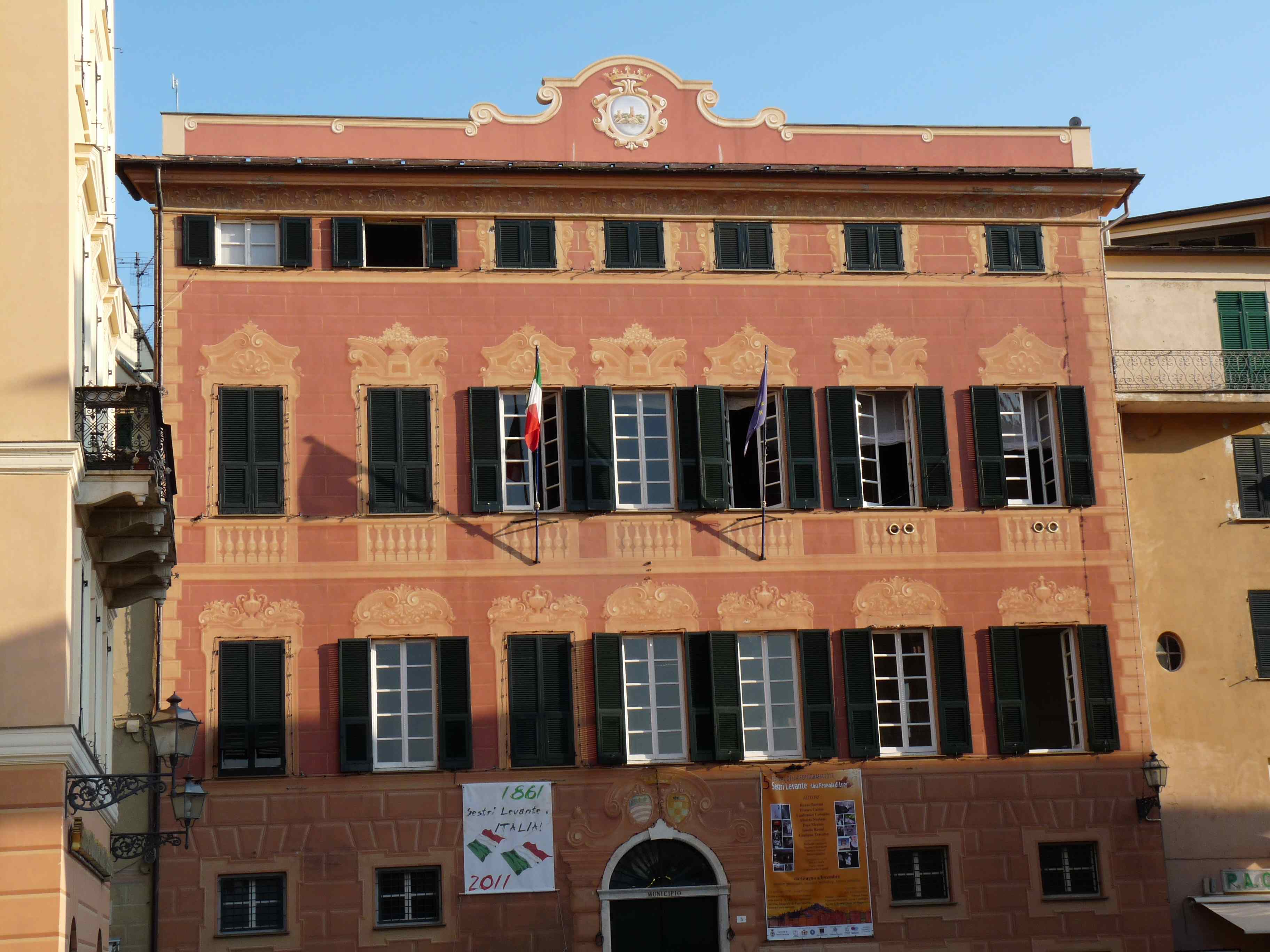 Il palazzo comunale di Sestri Levante