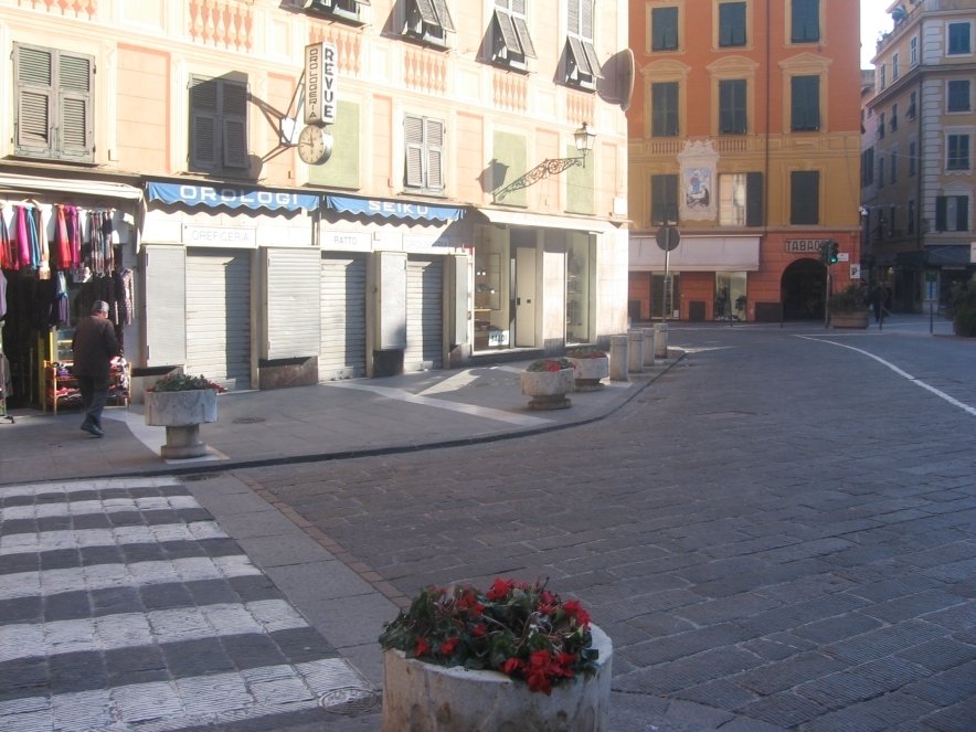 Non piacciono i gazebo di Piazza Cavour