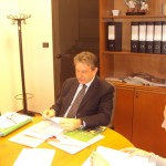 Armando Ezio Capurro nell'ufficio in regione