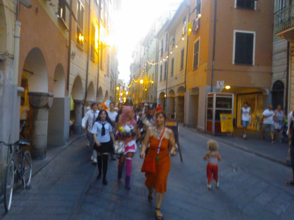 Musica e tavolate questa sera in centro a Chiavari