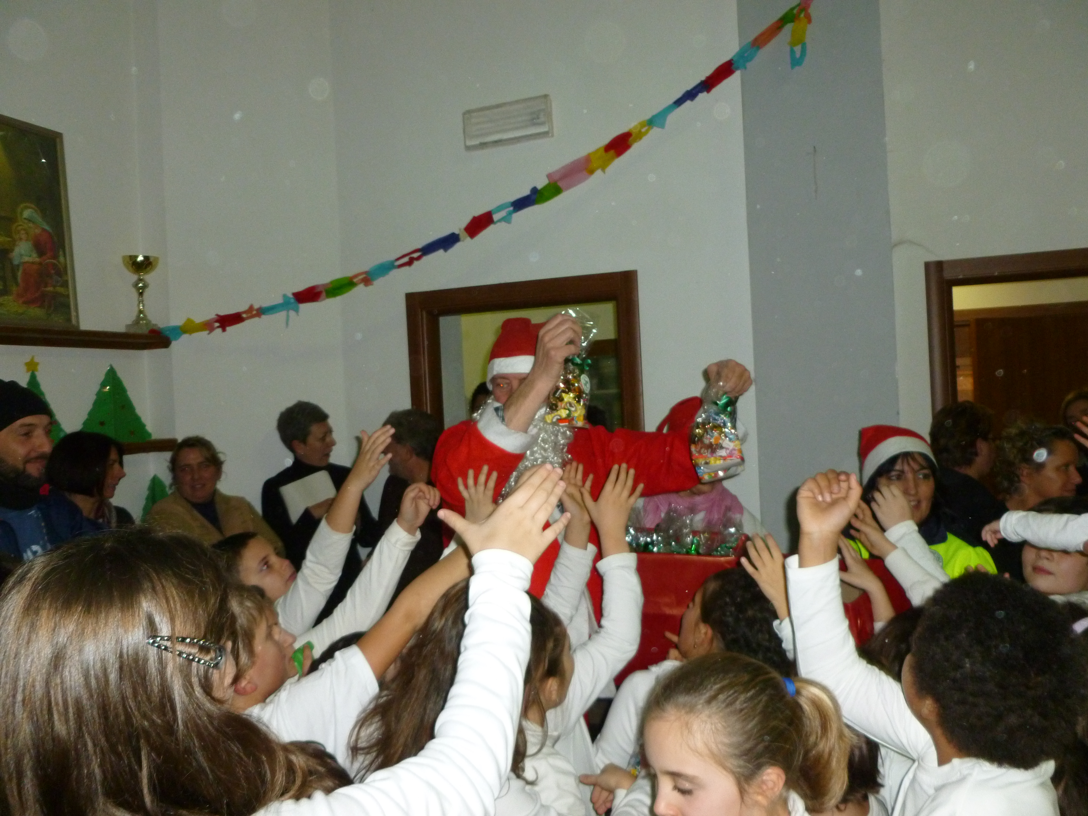 Il Babbo Natale della Croce verde chiavarese a Borghetto di Vara Il Babbo Natale della Croce verde chiavarese a Borghetto di Vara