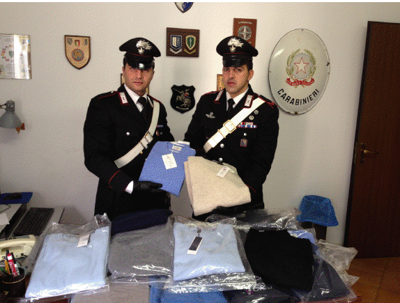 Furto in un negozio di abbigliamento di Camogli, arrestati due romeni