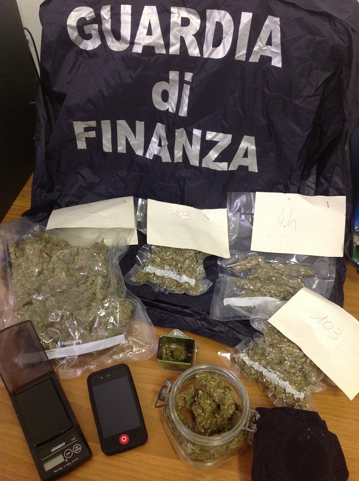 Chiavari, giovane arrestato per il possesso di 700 grammi di marijuana