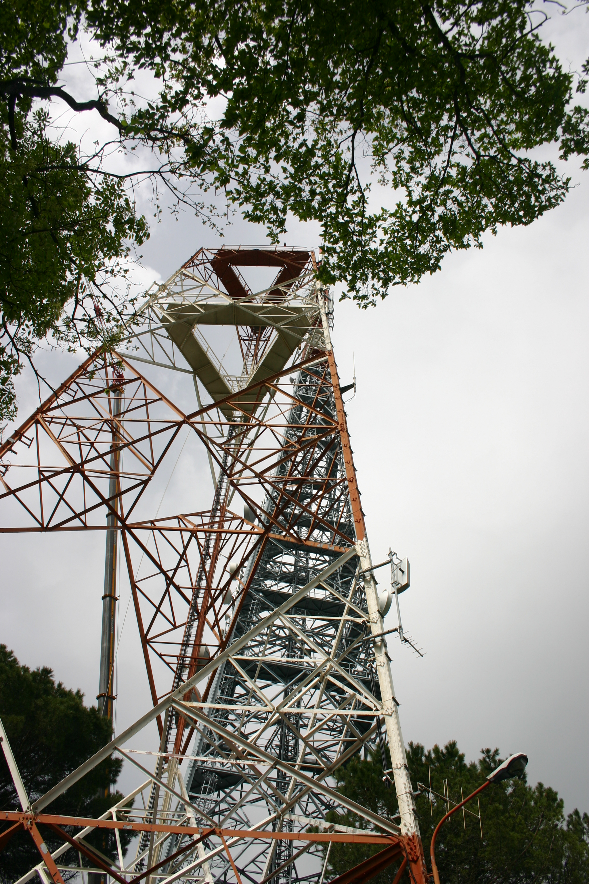 Smontata una antenna a Portofino Vetta