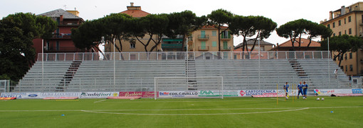 La Gradinata Sud del Comunale intitolata a Sergio e Simone Vezzoso ? La Gradinata Sud del Comunale intitolata a Sergio e Simone Vezzoso ?