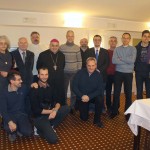 Foto di gruppo dei giornalisti con il vescovo