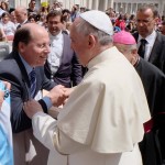 Marco Delpino incontra Papa Bergoglio in Piazza San Pietro