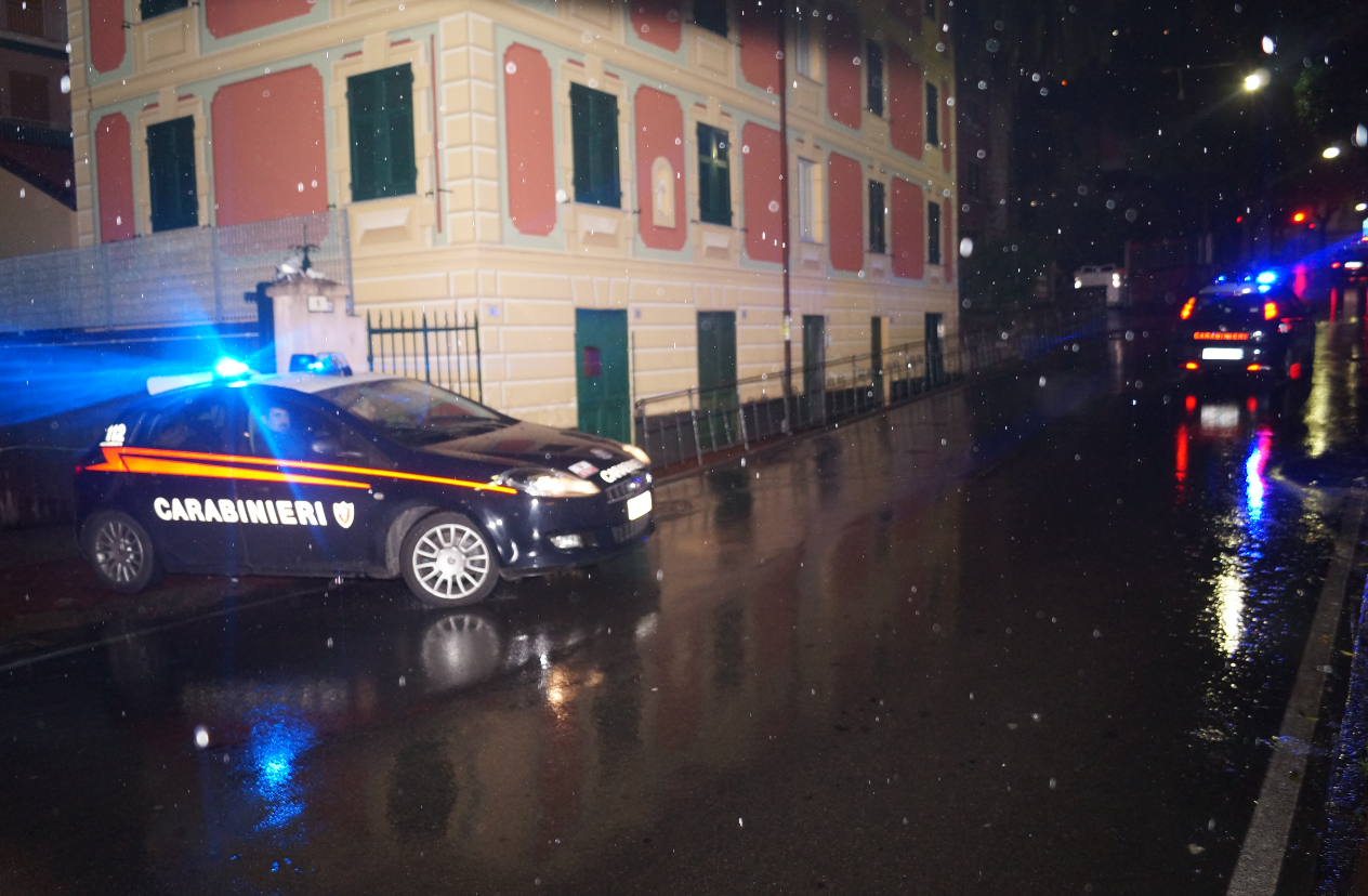 I carabinieri continuano a cercare elementi