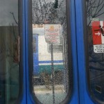 Porte e finestrini dei treni distrutti da vandali
