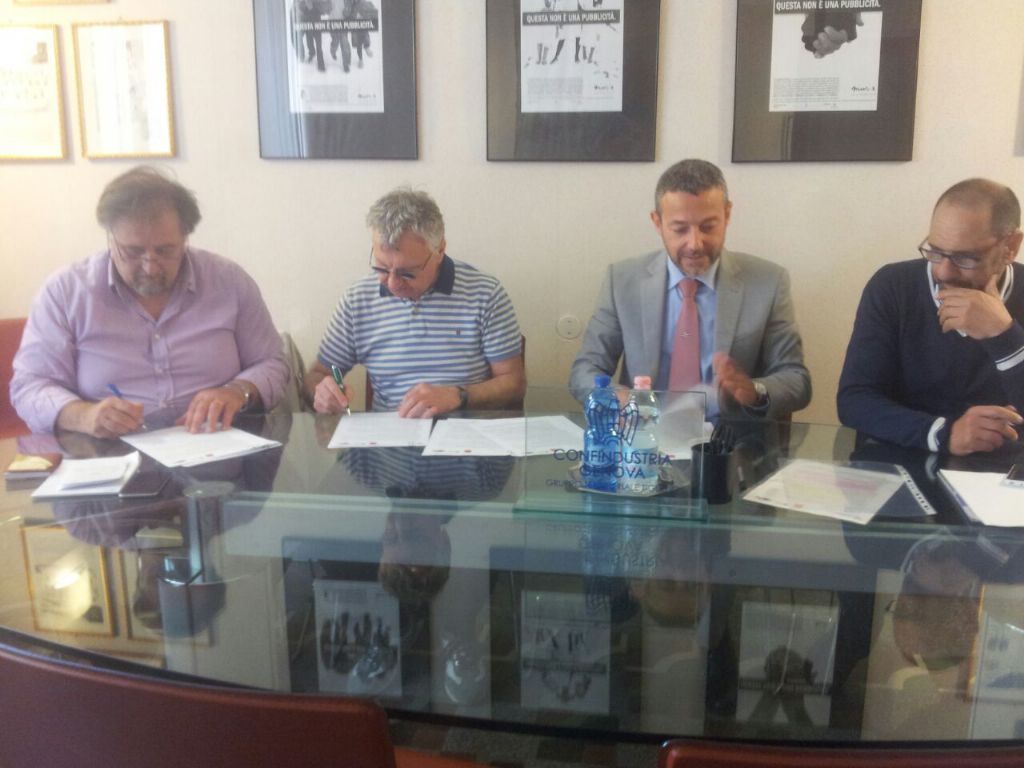 Il momento della firma avvenuta questa mattina