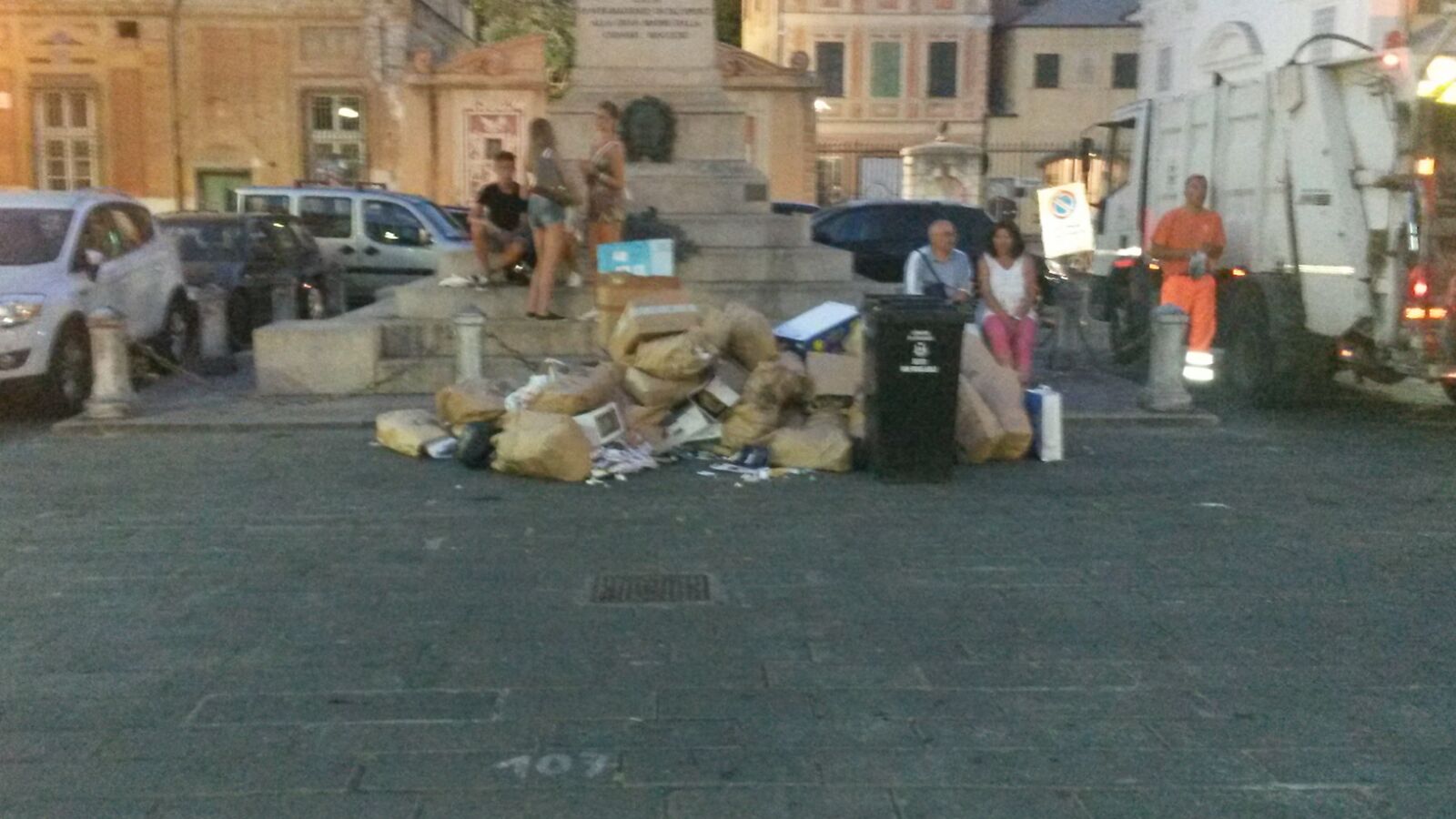 Gestione rifiuti, botta e risposta sulle cifre del servizio fra Cervini e Levaggi