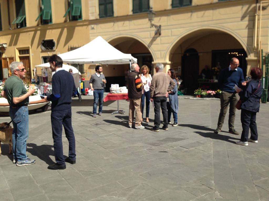 La centralissima piazza Caprera