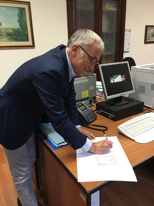 La firma del sindaco Roberto Levaggi
