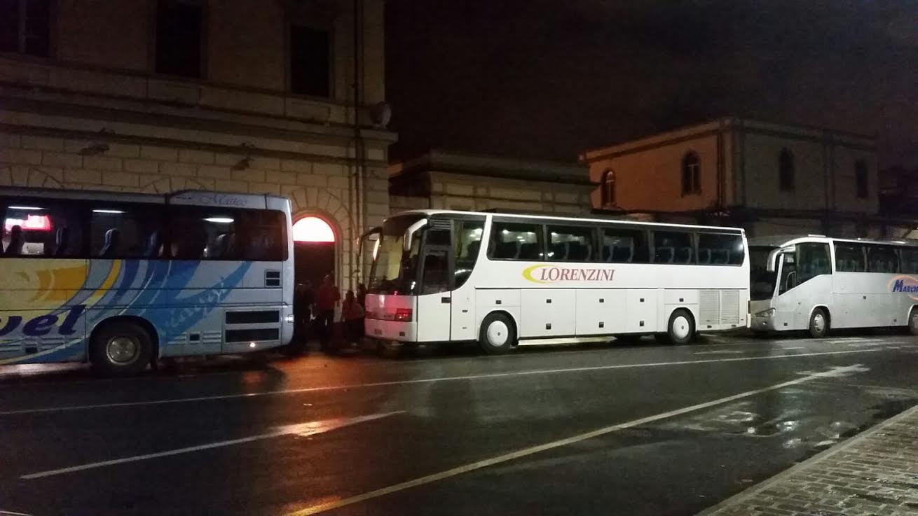 Bus sostitutivi ieri sera alla stazione della Spezia