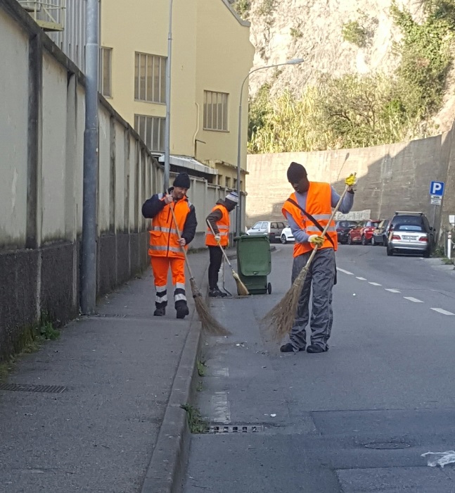 Profughi al lavoro a Sestri Levante Profughi al lavoro a Sestri Levante
