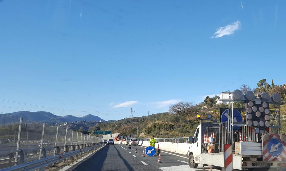 Dopo l’estate i lavori per la barriere fonoassorbenti lungo la A-12 alla Lavagnina Dopo l’estate i lavori per la barriere fonoassorbenti lungo la A-12 alla Lavagnina