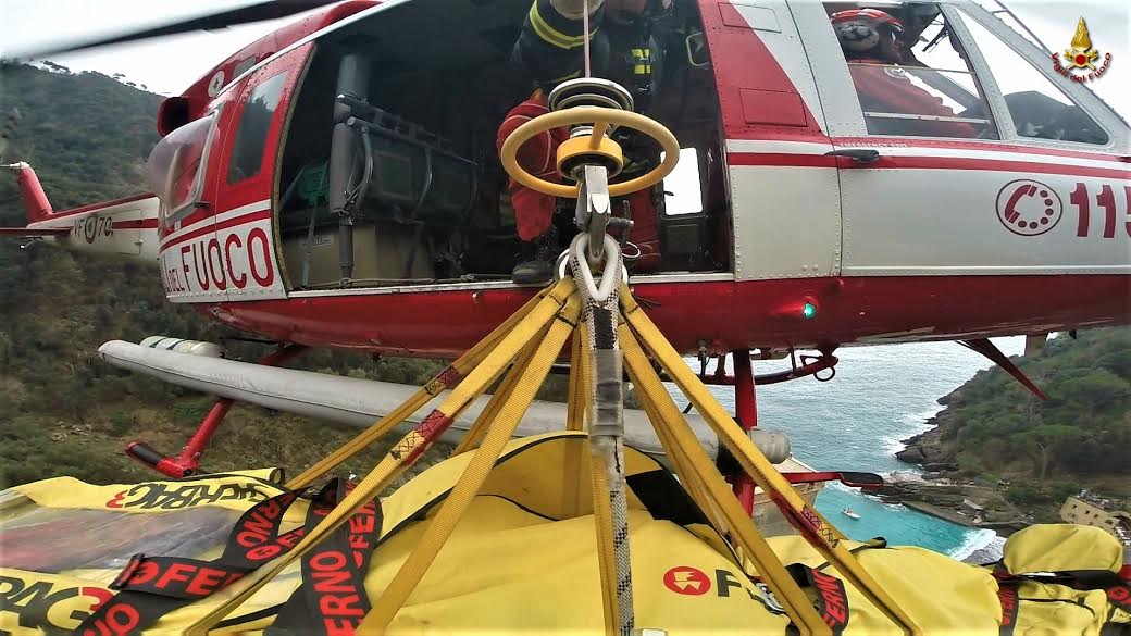 Riva Trigoso, ventenne cade da una fascia, in elicottero al San Martino