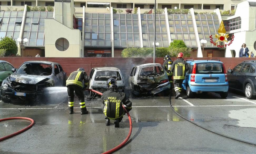Causa accidentale per l’incendio di auto avvenuto a Sestri Levante