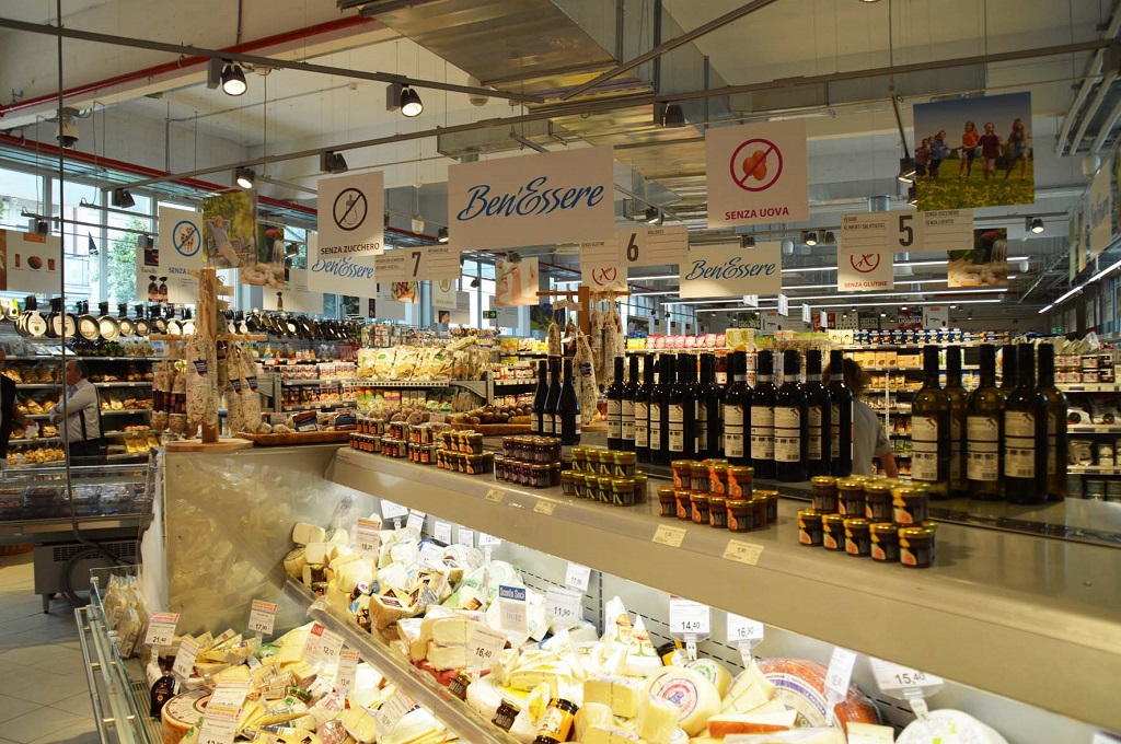 Riaperta la Coop di Rapallo con la superficie raddoppiata e il primo reparto “vegetale” Riaperta la Coop di Rapallo con la superficie raddoppiata e il primo reparto “vegetale”
