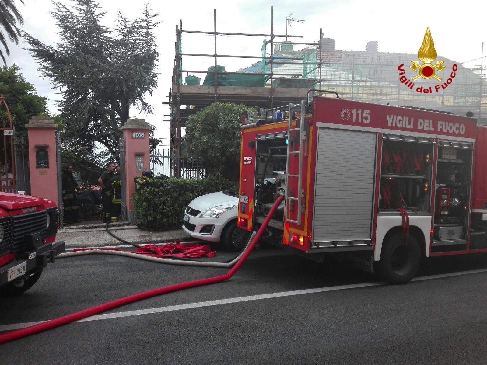 Incendio in un appartamento, evacuate temporaneamente due famiglie Incendio in un appartamento, evacuate temporaneamente due famiglie