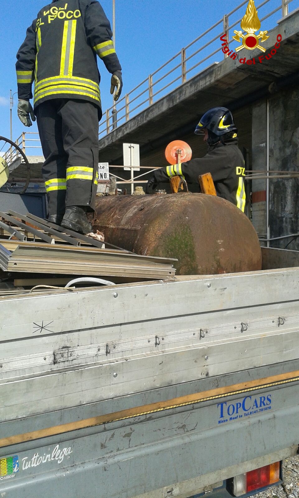 Fuga di gas da un serbatoio non bonificato a Moneglia Fuga di gas da un serbatoio non bonificato a Moneglia