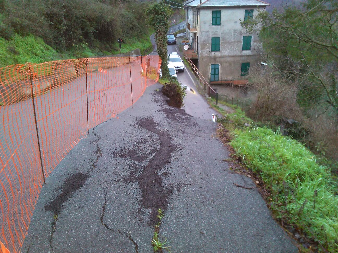 Una frana ha chiuso la strada della Spinarola Una frana ha chiuso la strada della Spinarola