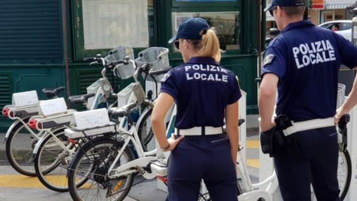 Agenti della Polizia Locale di Santa Margherita Ligure in servizio